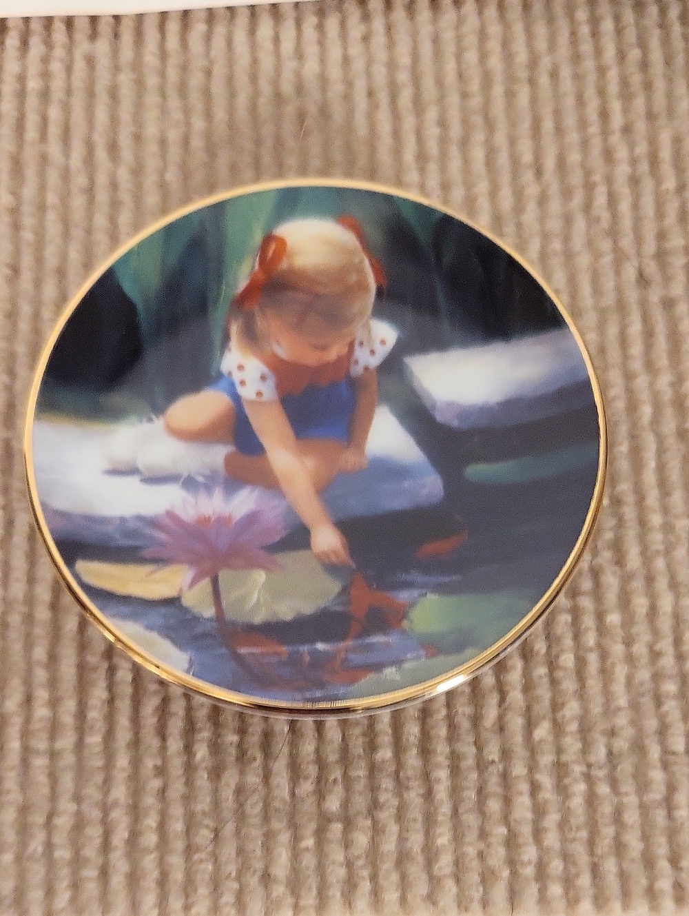 Zolan "Reflections" Water Lily 1995 Pemberton & Oakes